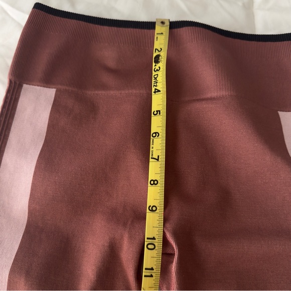 Fabletics leggings/tights - Picture 3 of 5